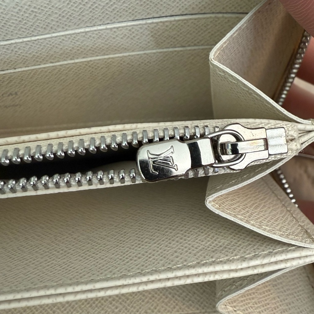 Authentic Louis Vuitton Epi Leather Wallet